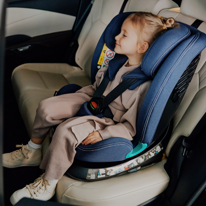 Lionelo Bastiaan One i-Size Blue Navy — Silla de coche