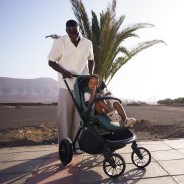 Lionelo Mika Plus 3en1 Beige Sand — carrito multifuncional con silla de coche